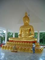รับพ่นสีทองพระประธานด้วยสีมุกทองคำโกลด์แมกซ์ ทดแทนการปิดทองคำเปลว โทร. 081 985 5033