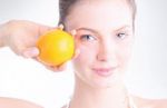 เซรั่มวิตามินซี(Vitamin C Serum) ช่วยให้หน้าขาวแบบใสปิ๊งๆ ด้วยตัวนี้เลย วิตามินซีแบบเพียวๆ