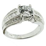 MAYA Jewelry เสนอเครื่องประดับ แหวนเพชร Amandas ดีไซน์ทันสมัย โดดเด่นด้วยเพชรเม็ดใหญ่และบ่าข้างที่สว