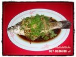 ปลากะพงนึ่งซีอิ้ว ร้านอาโป้ยบริการรับจัดเลี้ยงอาหารโต๊ะจีนนอกสถานที่ โต๊ะจีนงานแต่งงาน โต๊ะจีนงานเลี