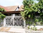 www.homedd.co.th รหัส H3-0505 ขายบ้านเดี่ยว 1 ชั้น หมู่บ้านปลาทอง ศรีนครินทร์ ติดถนนศรีนครินทร์ เนื้