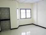 www.homedd.co.th รหัส T3-0341 ขายทาวน์เฮ้าส์ 2 ชั้น ซอยโรงเรียนป้วยฮั้ว ถนนสายลวด เนื้อที่ 17.6 ตร.ว