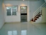homedd.co.th รหัส T3-0510 ขายทาวน์เฮ้าส์ 2 ชั้น หมู่บ้านพนาสนธิ์ ถ.เฉลิมพระเกียรติ ร.9 การเดินทางสะด