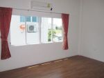 homedd.co.th รหัส T3-0337 ขายทาวน์โฮม 3 ชั้นเล่นระดับ หมู่บ้านยูโรเปี้ยนทาวน์ ถนนอ่อนนุช-ลาดกระบัง เ