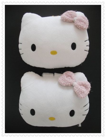 หมอนรองคอในรถยนต์ KITTY ญี่ปุ่นแท้ มาเป็นคู่