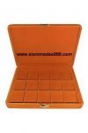 กล่องพระ กล่องเก็บพระเครื่องหุ้มกำมะหยี่สีเหลืองทอง แบบ 15 ช่อง