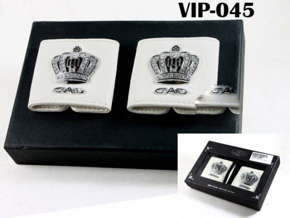 VIP-045ที่ล็อคสายเข็มขัดนิร  ภัย VIP มงกุฎ_หนังขาว  