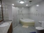 ขาย/ให้เช่า Regent on the Park III Condominium 422 Sq.M. Fully furnished w/builtin fur.