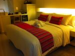 ผ้าคาดเตียงผ้าไหมและผ้าคาดโต๊ะผ้าไหม silk bed runner & silk table runner เราคือผู้ผลิตผ้าคาดเตียงผ้า
