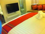 ผ้าคาดเตียงผ้าไหมและผ้าคาดโต๊ะผ้าไหม silk bed runner & silk table runner เราคือผู้ผลิตผ้าคาดเตียงผ้า