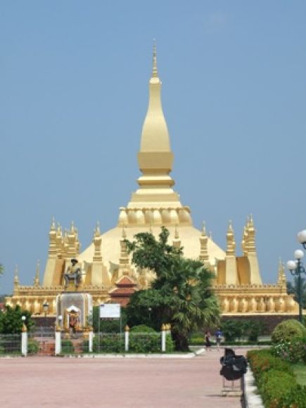 ทัวร์ไหว้พระ 9 วัด ที่กำแพงนคร เวียงจันทร์ ทัวร์ไหว้พระ 9 วัด ที่กำแพงนคร เวียงจันทร์
