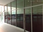 รับติดฟิล์มกรองแสง ลดความร้อนบ้าน อาคาร(ผลงานที่ร้านสปา  ข้างร.พ.แพทย์รังสิต ) สนใจติดต่อ: ช่างโย 08