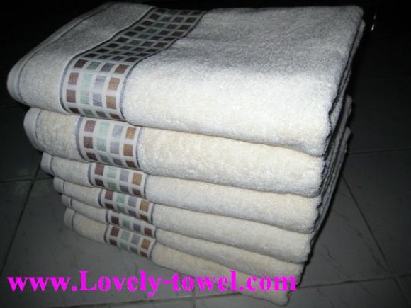ผ้าขนหนูส่งออกสีพื้นทอลายคาด หนานุ่ม ด้ายคู่ เกรด A ขนาด 30x60 ผ้าขนหนูส่งออกสีพื้นทอลายคาด หนานุ่ม ด้ายคู่ เกรด A ขนาด 30x60