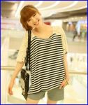 เสื้อแฟชั่นลายขาวดำแต่งลูกไม้ช่วงไหล่และหลัง