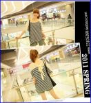 เสื้อแฟชั่นลายขาวดำแต่งลูกไม้ช่วงไหล่และหลัง