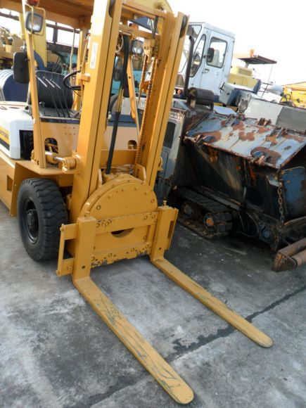 ขายรถยกสวยมากงาหมุนได้ ยี่ห้อKOMATSU FD20-10 ขนาด 2 ตันขายแล้วจ้าาาาาาาาาาาาาาาา