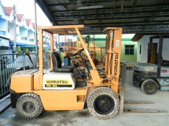 รถยกFORKLIFTยี่ห้อKOMATSUรุ่น FD30-10 ขนาด 3 ตัน ราคา 289000 บาท ขายแล้วจ้าาาาาา รถยกFORKLIFTยี่ห้อKOMATSUรุ่น FD30-10 ขนาด 3 ตัน ราคา 289000 บาท ขายแล้วจ้าาาาาา