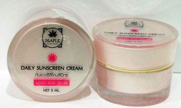 Maple ครีมกันแดดซิลิโคนใยไหม SPF50 สีเบส (สีเนื้ออ่อน) ปราศจากความมัน 15ml.