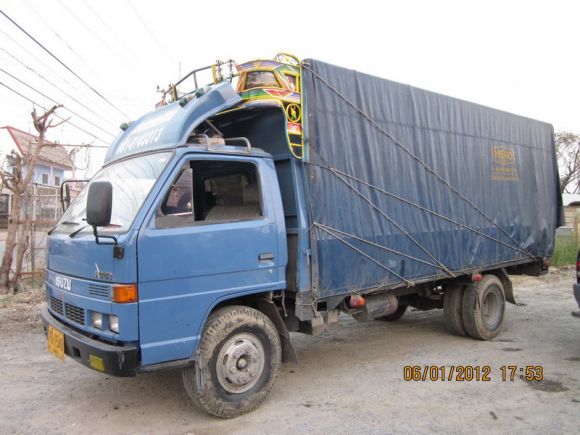 ต้องการขายด่วน รถหกล้อ ISUZU NPR 115 ขนาดยาว 5 เมตร ต้องการขายด่วน รถหกล้อ ISUZU NPR 115 ขนาดยาว 5 เมตร