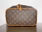 กระเป๋าลูกอม Louis Vuitton