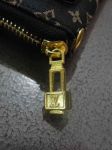 กระเป๋าสตางค์ Louis Vuitton ถูกค่ะ