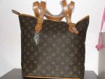 กระเป๋า LOUiS VUITTON