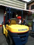 ขายรถยกFORKLIFTยี่ห้อ KOMATSUรุ่น11ขนาด3ตันเสา4เมตร สวยมากรับประกัน3เดือนราคา340000บาทขายแล้วจ้าาาาา