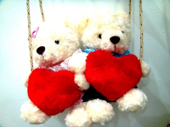 ตุ๊กตาหมีคู่รักถือหัวใจคู่ พร้อมชิงช้าขนาด 12 นิ้ว