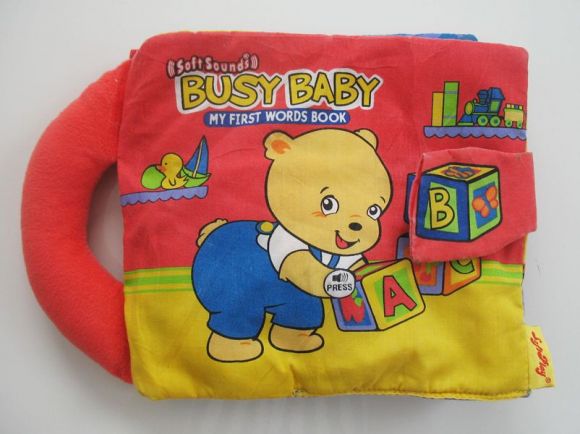 หนังสือผ้า My First Words Book เสริมพัฒนาการลูกน้อยวัย 0-1 ปี มือสองสภาพดี หนังสือผ้า My First Words Book เสริมพัฒนาการลูกน้อยวัย 0-1 ปี มือสองสภาพดี