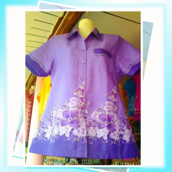 เสื้อบาติก ลายดอกไม้ โทนม่วง