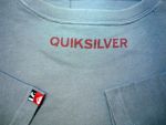 เสื้อยืด Quiksilver รุ่น Slim ไซส์ L พิมพ์ลายด้านหน้าสภาพใหม่สุดๆ ของแท้ 100% ค่ะ