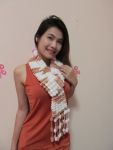 ผ้าพันคอไหมปอมปอม