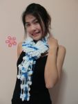 ผ้าพันคอไหมปอมปอม