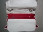 กระเป๋า chanel สีขาว ขนาด 11 นิ้ว งานเกรด AAA มือสอง สภาพ 97% (ฟรีค่าจัดส่งสินค้า)