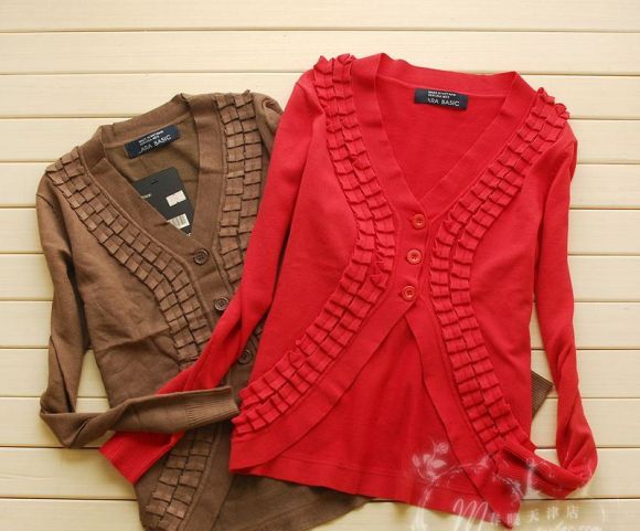 พร้อมส่ง Zara คอวี สีแดง พร้อมส่ง Zara คอวี สีแดง
