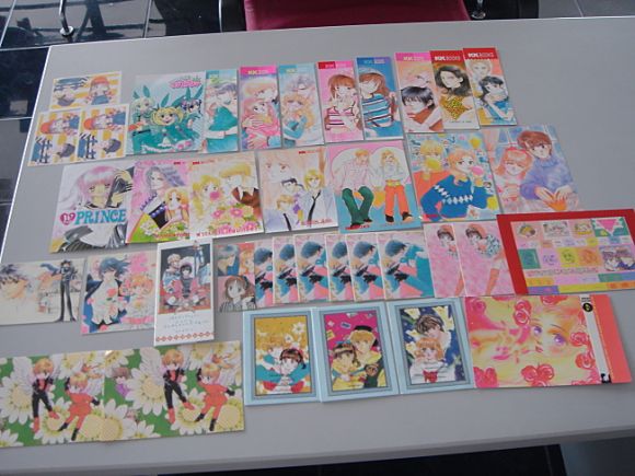 ชุดโปสการ์ด+ที่คั่น+สติกเกอร์+สคส. ลายการ์ตูน ชินโจมายุ,ไซโต้จิโฮ KK BOOK หมึกจ ชุดโปสการ์ด+ที่คั่น+สติกเกอร์+สคส. ลายการ์ตูน ชินโจมายุ,ไซโต้จิโฮ KK BOOK หมึกจ