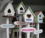 บ้านนกขาตั้งแต่งหน้าร้าน