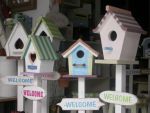 บ้านนกขาตั้งแต่งหน้าร้าน