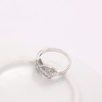 แหวนทองคำขาว 18k GF ประดับเพชร CZ ดีไซน์เก๋ ของจริงใส่แล้วสวยน่ารักมากๆ ค่ะ