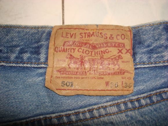 # 7501 # ยีนส์ Levi's 501 ผ้าทราย ของแท้ มือสอง เอว 37 ยาว 31 made in usa ตะเข็บ