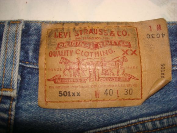 # 7706 # ยีนส์ Levi's 501 ผ้าทราย ของแท้ มือสอง เอว 40 ยาว 26 made in usa ตะเข็บ