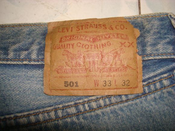 # 7600 # ยีนส์ Levi's 501 ผ้าทราย ของแท้ มือสอง เอว 33 ยาว 30 made in usa ตะเข็บ