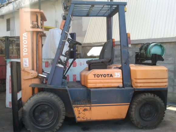 ขายด่วนรถยก-FORKLIFT:TOYOTAรุ่น5FG35เก่านอกราคา340000บาทติดแก๊สแล้วด่วนๆๆ ขายด่วนรถยก-FORKLIFT:TOYOTAรุ่น5FG35เก่านอกราคา340000บาทติดแก๊สแล้วด่วนๆๆ