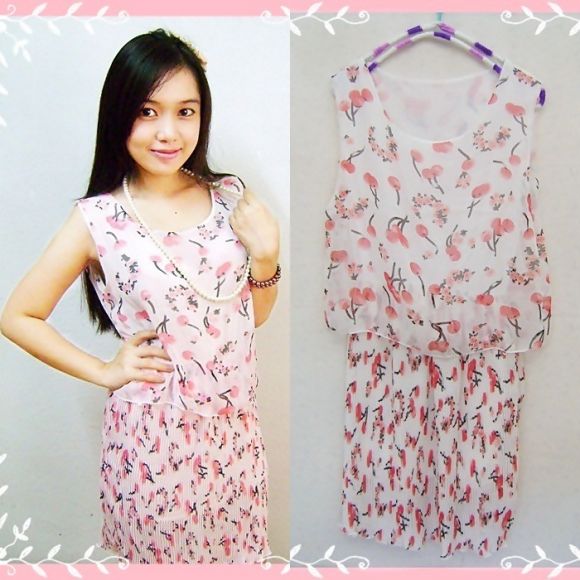 Sale!! dress1033 ชุดเดรสแฟชั่น/เดรสสั้นลายดอกไม้ โทนสีแดง กระโปรงอัดพลีท เหมือนใ