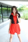 จั้มสูทกางเกงขาสั้น สีแดง แต่งผ้าชีฟองสีดำ