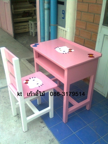 โต๊ะไม้เขียนหนังสือ ไม้สนนอกสีชมพู โต๊ะไม้เขียนหนังสือ ไม้สนนอกสีชมพู
