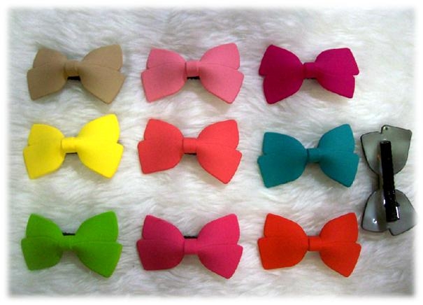 กิ๊ฟติดผมรูปโบว์ พลาสติกยางสีขุ่น - สีใส สไตล์เกาหลี