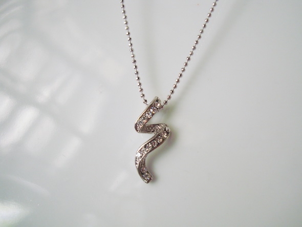 สร้อยคอพร้อมจี้ประดับเพชรสังเคราะห์ดีไซน์สวยหรู ของจริงน่ารักมากค่ะ
