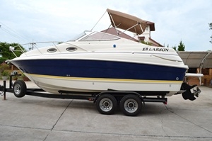 powersportmaxx ขาย Speed boat 2005 Larson Boat Cabrio 240 (24.7 Ft)