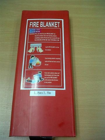 FIRE BLANKET ผ้าห่มกันไฟลาม ใช้ดับไฟขณะไฟใหม้ ทนอุณหภูมิได้ 538 องศาเซลเซียส